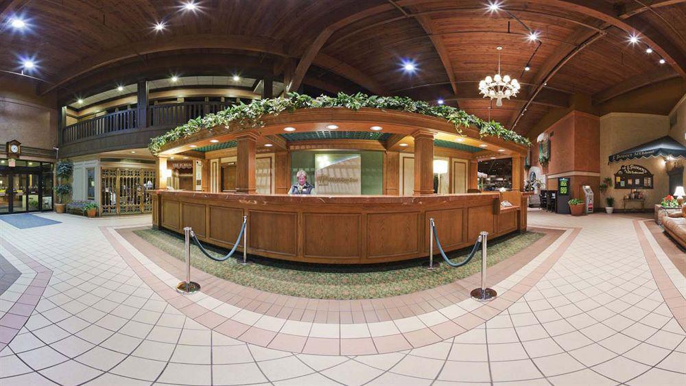 Holiday Inn Perrysburg French Quarter Exterior photo